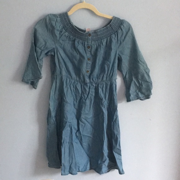 Blue dress with button and open cuff wrists. Elbow length sleeves. - Picture 2 of 3